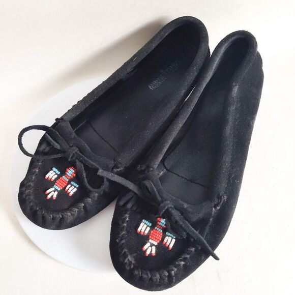 Minnetonka Kilty Black Suede Beaded Thunderbird Boho Moccasins Flats Size 9 - Picture 11 of 11